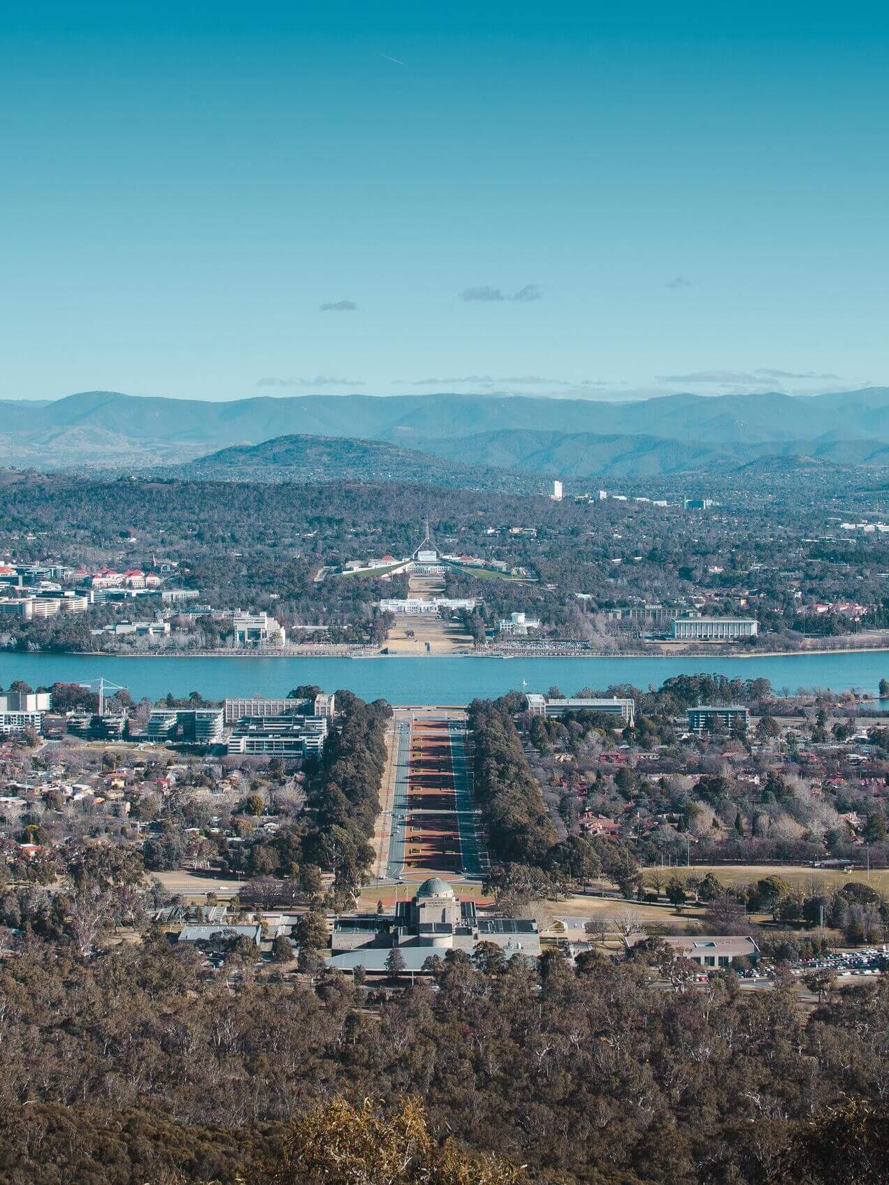 Anzac Parade in Australiens Hauptstadt Canberra